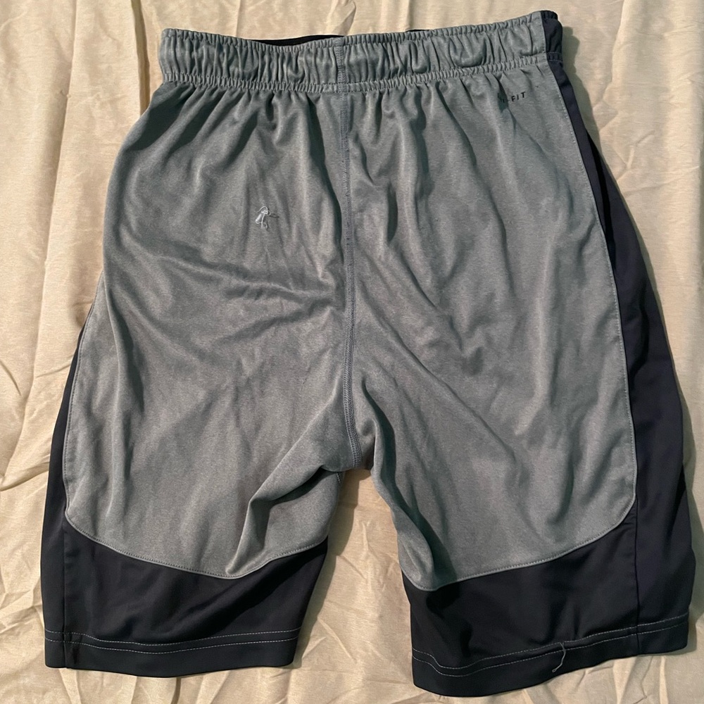 Nike pro kids XL shorts